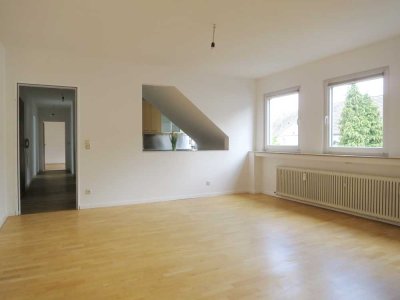 Höhenflug in Rüttenscheid/Bredeney!!! Renovierte 4-Zi. DG-Wohnung (114 m²) 3. OG  (WG geeignet)