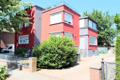 Mehrfamilienhaus mit Doppelgarage nahe Stadtzentrum