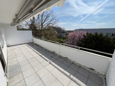 Erstbezug nach Sanierung: Penthouse mit zwei Zimmern und einer herrlichen Terrasse sowie PKW-Platz!