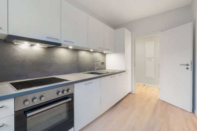 Erstbezug nach hochwertiger Sanierung, 2-Zimmer, Einbauküche, Balkon, Duschbad mit Fenster in Rahlst