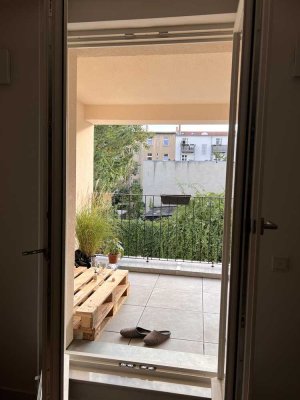 Exklusive 2-Zimmer-Wohnung mit Balkon und EBK in Babelsberg Nord