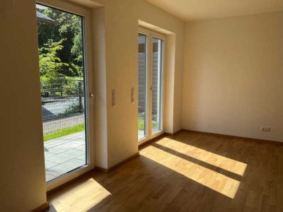 Erstbezug: Charmante, tageslichtverwöhnte Terrassenwohnung. Unweit der Amper.