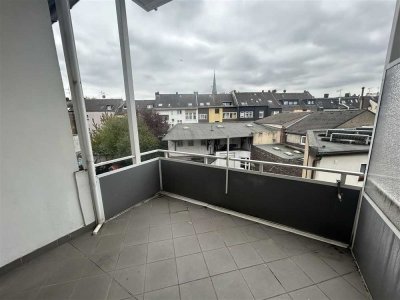 Altbaucharme in Kray! Renoviertes Apartment mit Balkon