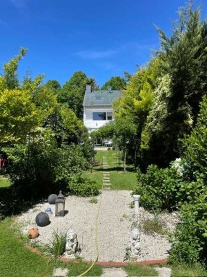 Bilderbuch-REH mit schönem Garten und Garage