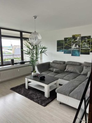 Nachmieter gesucht: Tolle 3,5-Zimmer-Wohnung mit Balkon. Hell und zentral!