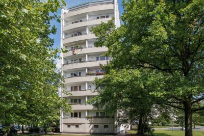 Komfortables Wohnen: Wohnung mit Aufzug, Einbauküche und Design-Bodenbelag