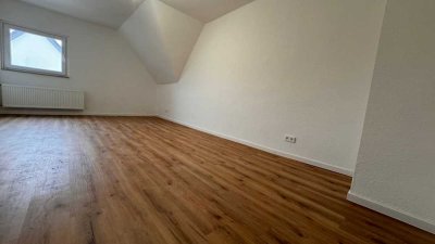 *** Charmante DG-Wohnung in grüner Lage! ***