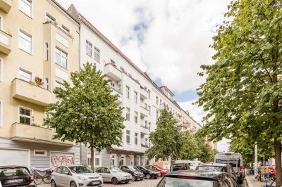 2-Zimmerwohnung mit Balkon & Wannenbad in beliebter Lage in Friedrichshain