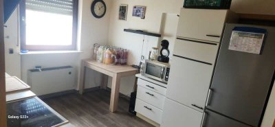 Geschmackvolle 4-Raum-Wohnung mit Balkon in Kandel
