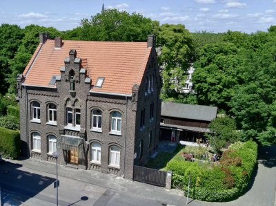 Historisches Klosterhaus in Köln-Longerich! Denkmal-Objekt mit 5 Wohnungen - davon 2 freie Einheiten