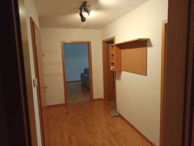 Gepflegte 2-Zimmer-Wohnung mit Balkon und TG in Landau, Nichtraucher