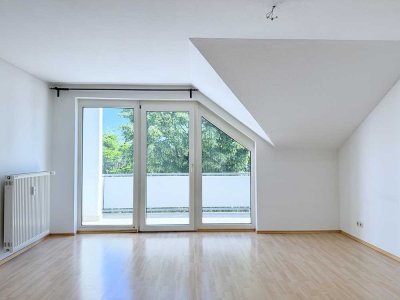 Geräumige 3-Zi.-Dachgeschosswohnung mit Balkon und Einbauküche