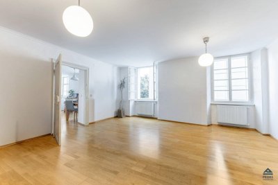 Klassischer Charme in Bestlage: Geräumige 2,5-Zimmer-Wohnung in Salzburgs Altstadt