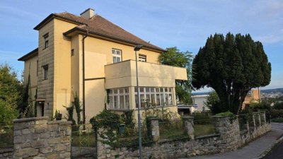 Altbauvilla im Zentrum vom Eisenstädter Villenviertel mit besonderer Atmosphäre zu verkaufen