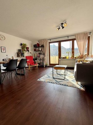 Helle 2-Zimmer Wohnung im 4. OG mit Balkon und Garage in Stuttgart West