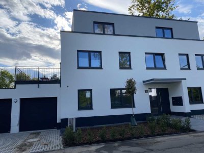Ippendorf – Erstbezug Neubau 3 Zimmer-Maisonettewohnung im EG mit eig. Garage und Garten!