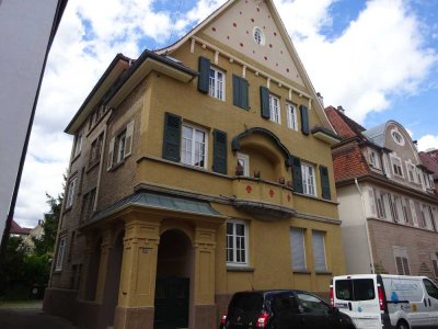 Großzügige 4-Zi.-Maisonette mit EBK, Balkon, Garage