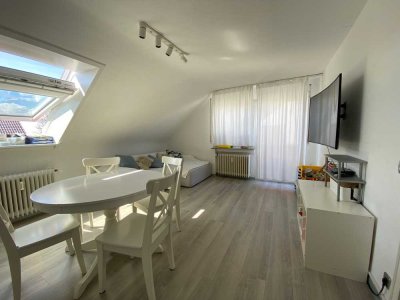 Schöne, lichtdurchflutete 4-Zimmer-Dachgeschosswohnung mit Balkon in Ostfildern-Kemnat