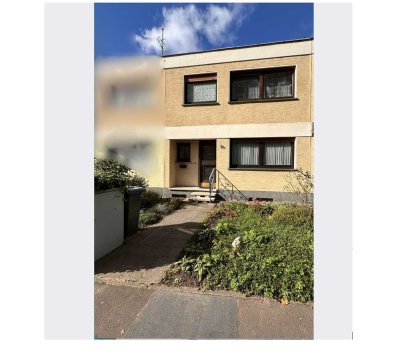 Einfamilienhaus in bevorzugter Lage, ideal für Familien, mit langem Garten, Garage und Stellplatz