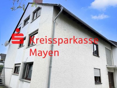 Attraktives 3-Familienhaus mit Garage u. 2 Stellplätzen in ruhiger Wohnlage