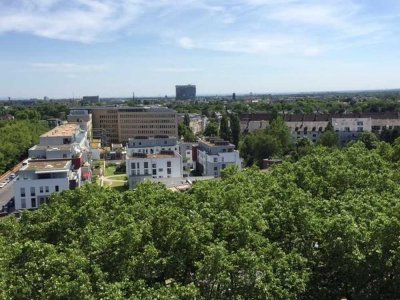 Renoviert, Einbauküche, Stellplatz, top Lage!