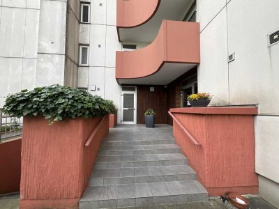 Helle 2 ZKB Wohnung inkl. Balkon, schöner Aussicht und Garage