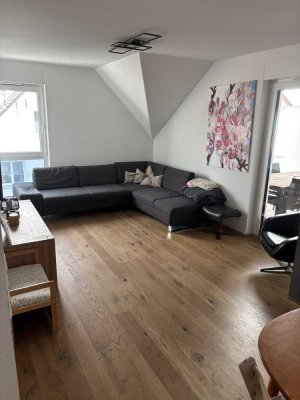 Moderne 4-Zimmer-Wohnung mit Balkon, Außenstellplatz und Tiefgarage mit E-Ladestation – Baujahr 2021