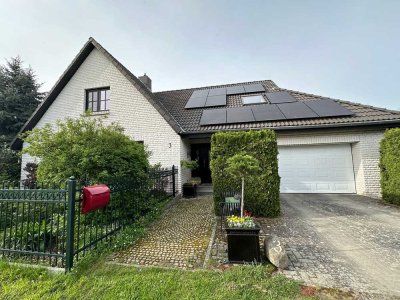 Wunderschönes Landhaus Haus mit Schwimmhalle Pool 3600qm Garten vor den Toren Berlins