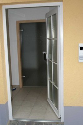 Schöne 2-Zi-Whg mit Einbauküche, kl. Garten in Bodenheim zum 1.7. zu vermieten
