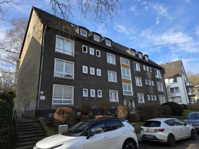 *Dachgeschosswohnung mit Fensterbad* - sofort einziehen und wohlfühlen
