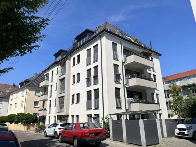 moderne 3-Zi.-DG-Mais.-Wohnung oberhalb des Hölderlinplatzes mit Stellplatz und Einbauküche