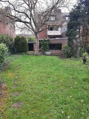 Ein- bis möglicherweise Zwei- Familienhaus in begehrter Wohnlage in Meerbusch-Büderich