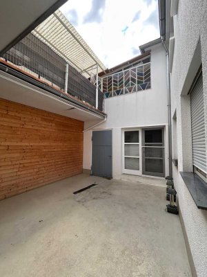 Großzügige 2-Zimmer-Wohnung (Schlaf & Wohn-/Ess) mit Innenhof in Aldenhoven (direkte Innenstadtlage)
