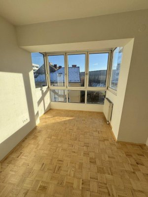 Sonnige 3-Zimmer mit Wintergarten und Balkon
