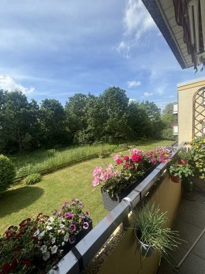 Schönste Aussicht aus gepflegter Wohnung und vom Balkon