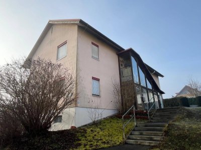 Romantische 2-Zimmer-Wohnung mit Küche, Kaminofen und Balkon - geförderte Miete ODER geförderte Miete mit Kaufoption - 2 Zimmer