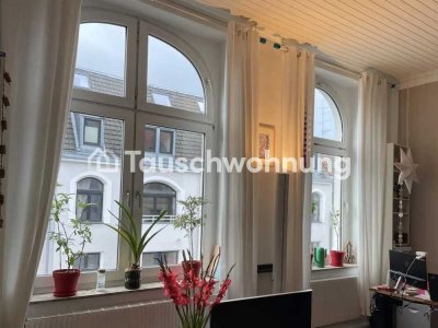Tauschwohnung: Helle Altbau Zweizimmerwohnung mit Balkon