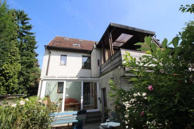 Familiendomizil mit tollem Grundstück in ruhiger Lage