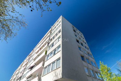 ETAGE FÜNF. MIT BLICK INS GRÜN.