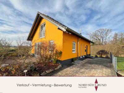 Energetisch top ausgestattetes Einfamilienhaus in naturnahe Wohnlage - ca. 156 m² - Garten - Carport