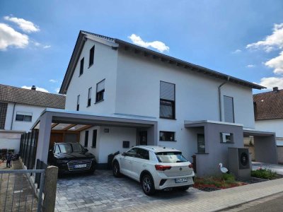 Hochwertige und energieeffiziente DHH mit Südterrasse, Carport und Garten