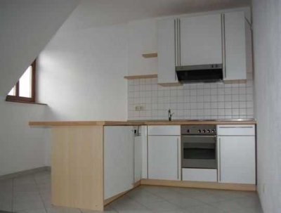 **  Kompakte Maisonette DG 3-Zimmer mit Einbauküche, Aufzug und Laminat auf dem Kaßberg  ***
