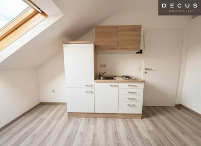 | CHARMANTE DACHGESCHOSSWOHNUNG | HELL &amp; ZENTRAL | 4. OG | IDEAL FÜR SINGLES &amp; STUDENTEN | TOP LAGE | NÄHE UNI