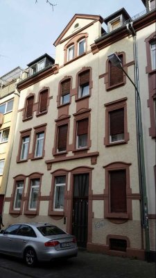 1-Zimmer-Erdgeschosswohnung mit Mini-Küche in Offenbach am Main