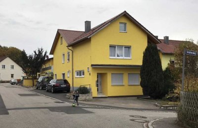Helle 2-Zimmer-Wohnung mit Balkon in Amberg-Schäflohe