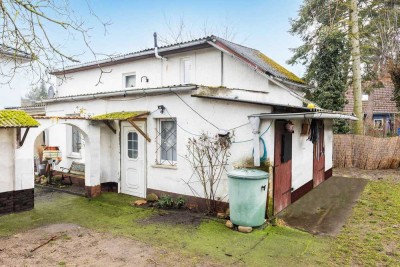 Bezahlbare teil-sanierte Einfamilienhaus-Remise in Petershagen - Mit Einbauküche, großem Garten usw.
