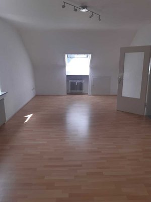 attraktive Dachgeschosswohnung in Gräfrath