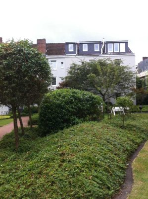 EIMSBÜTTEL , 2,5 Zi Altb. ErdGeschoss.Kft, Terr,Kaminofen, vollst EbK, kl.Dubad