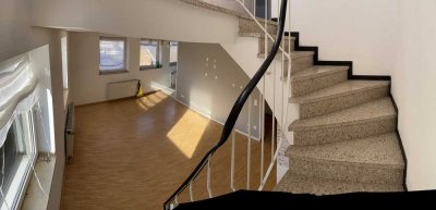 !!! Ruhige zentrale Maisonette-Wohnung sucht Nachmieter 3 ZKDB !!!