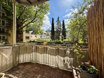 Schwabinger Ausnahmeobjekt: Sanierte 2 Zi.-Altbau-Whg. mit Garten-Oase